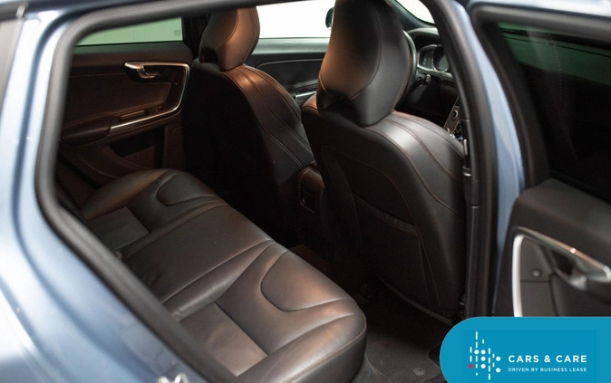 Volvo V60 cena 69900 przebieg: 179270, rok produkcji 2018 z Krzepice małe 211